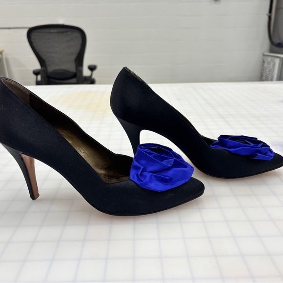 Yves Saint Laurent Black satin and Blue rose Women's heels - Picture 3 of 4